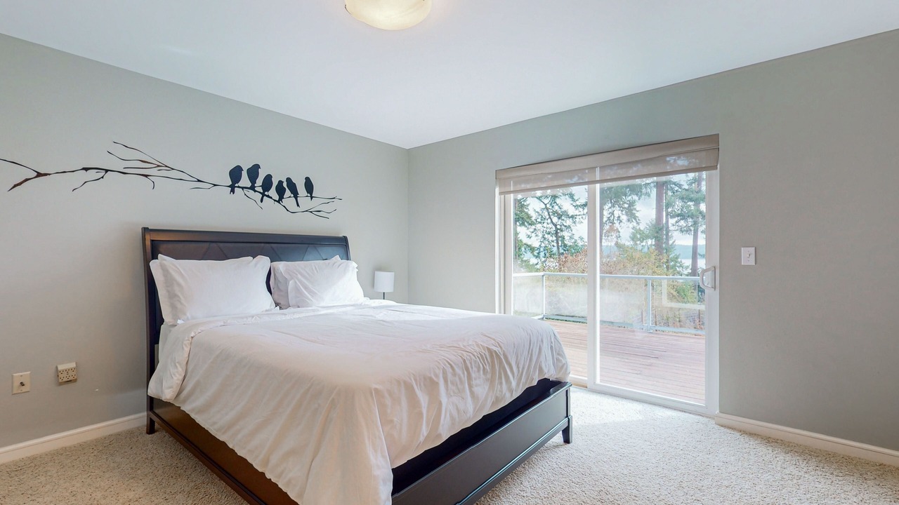 Photo of Bedroom in Coupeville
