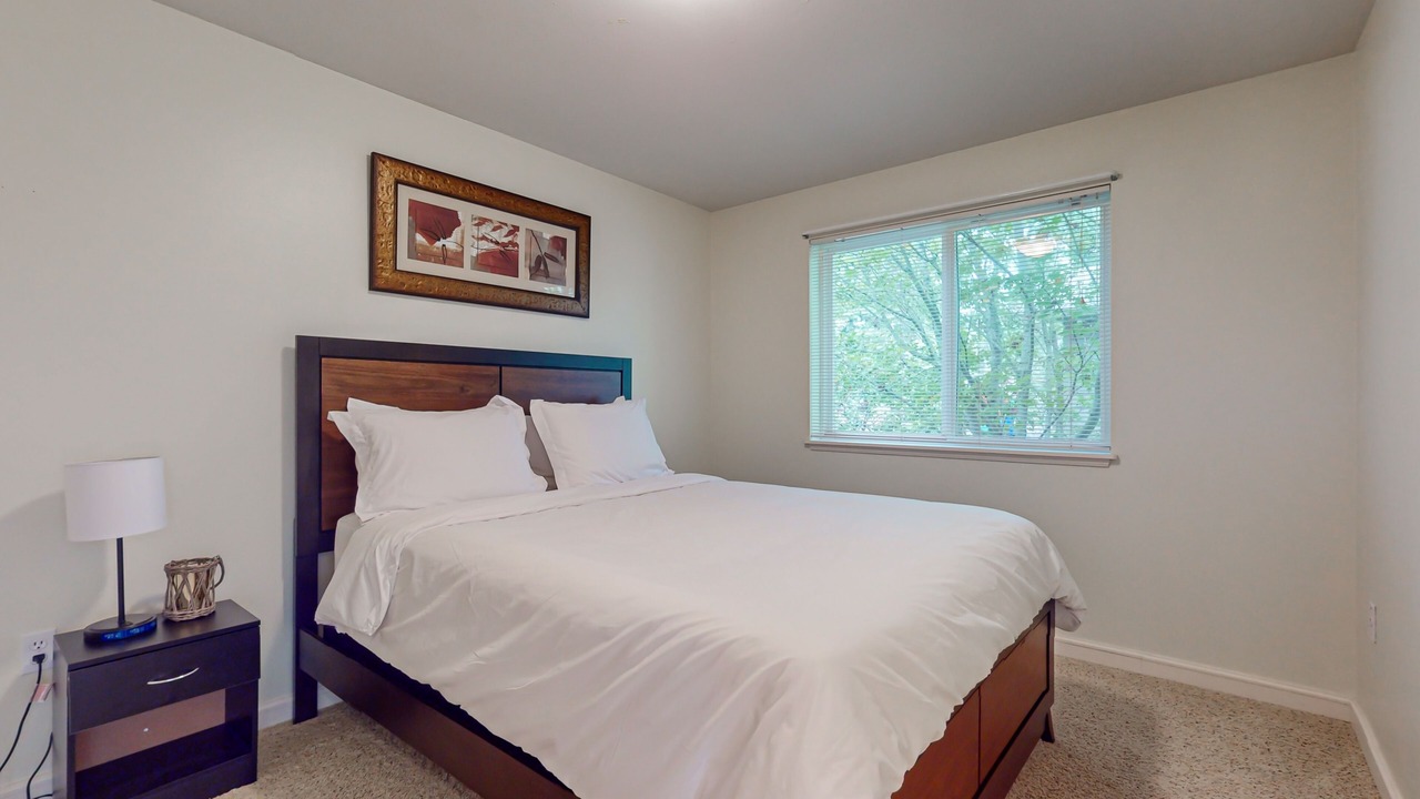 Photo of Bedroom in Coupeville