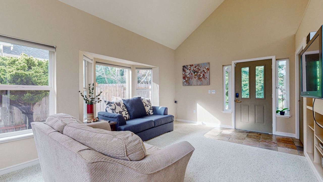 Photo of Livingroom in Coupeville