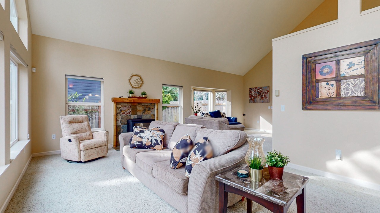 Photo of Livingroom in Coupeville