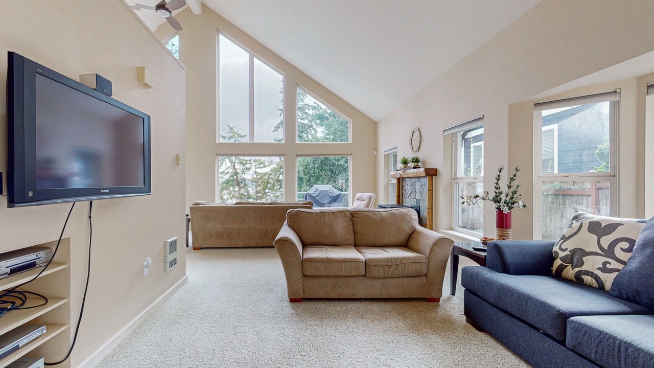 Photo of Livingroom in Coupeville