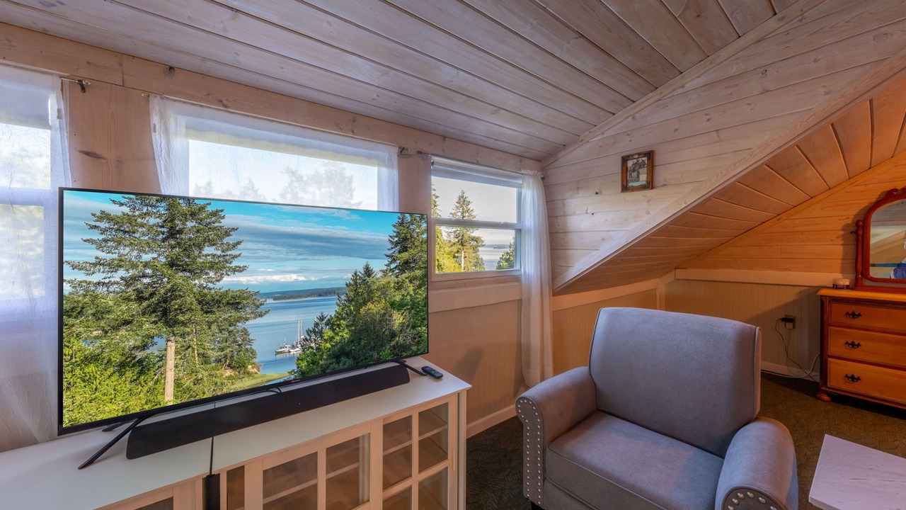 Photo of Livingroom in Longbranch