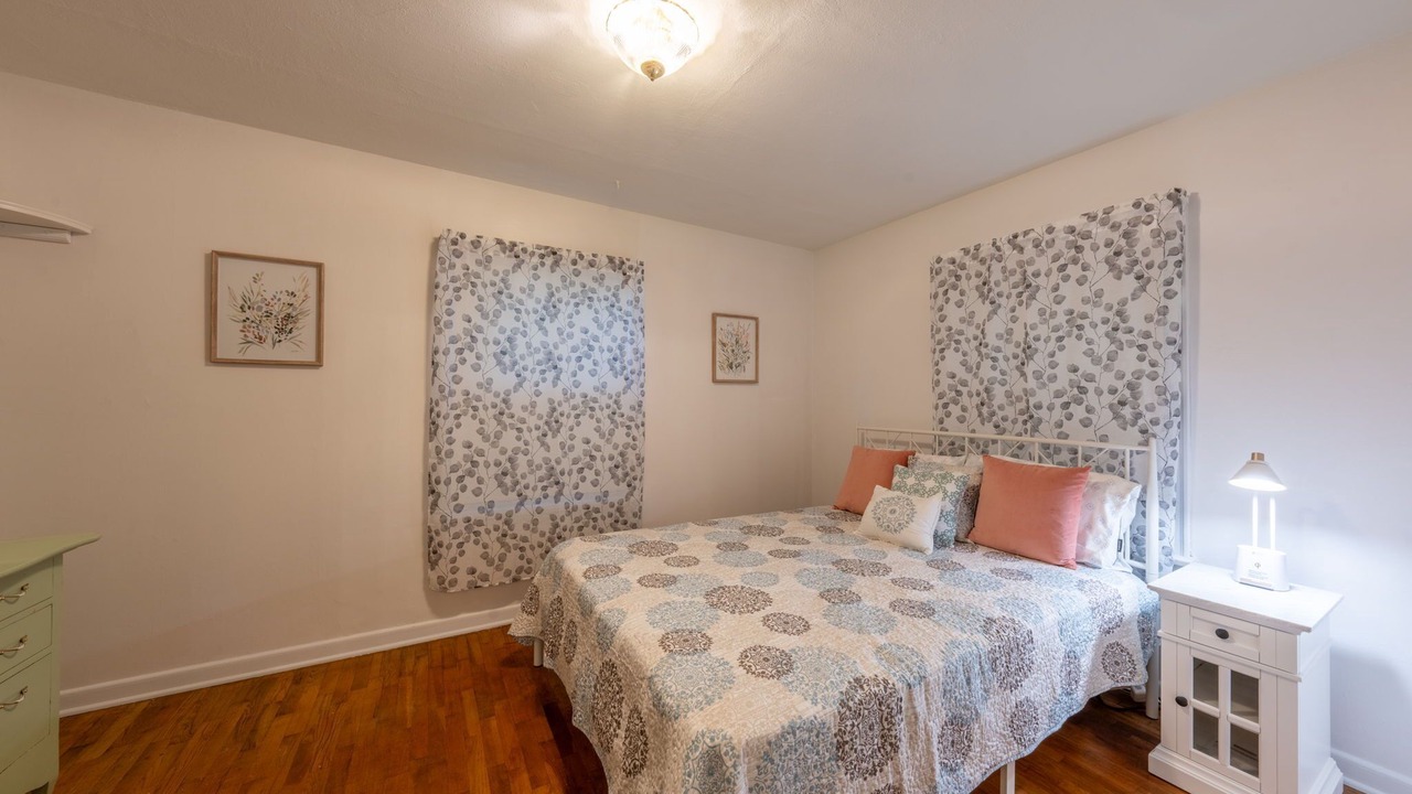 Photo of Bedroom in Longbranch