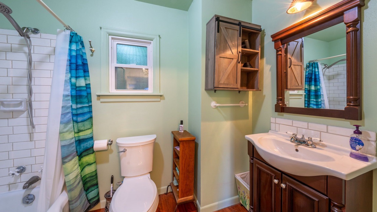 Photo of Bathroom in Longbranch