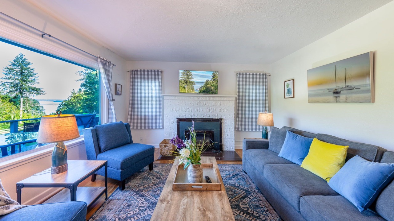 Photo of Livingroom in Longbranch