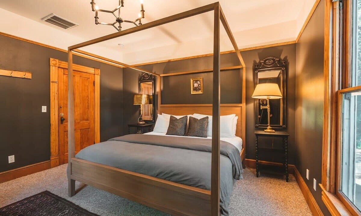Photo of Bedroom in Historic Railroad District