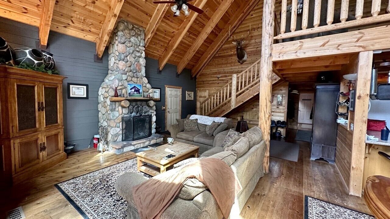 Photo of Livingroom in Mammoth Creek