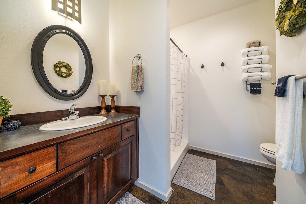Photo of Bathroom in Manson