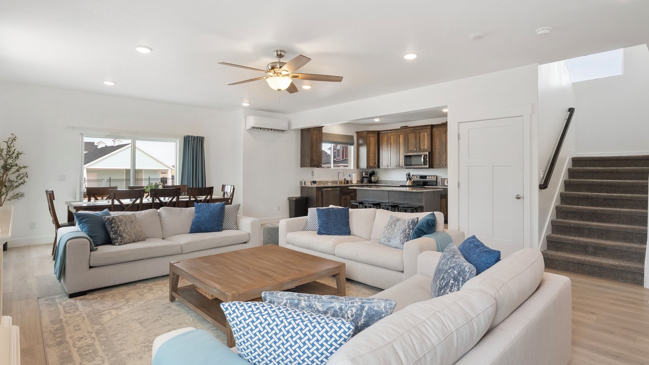 Photo of Livingroom in Sweetwater