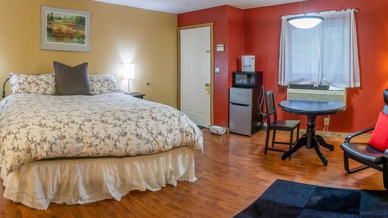 Photo of Bedroom in Ashland