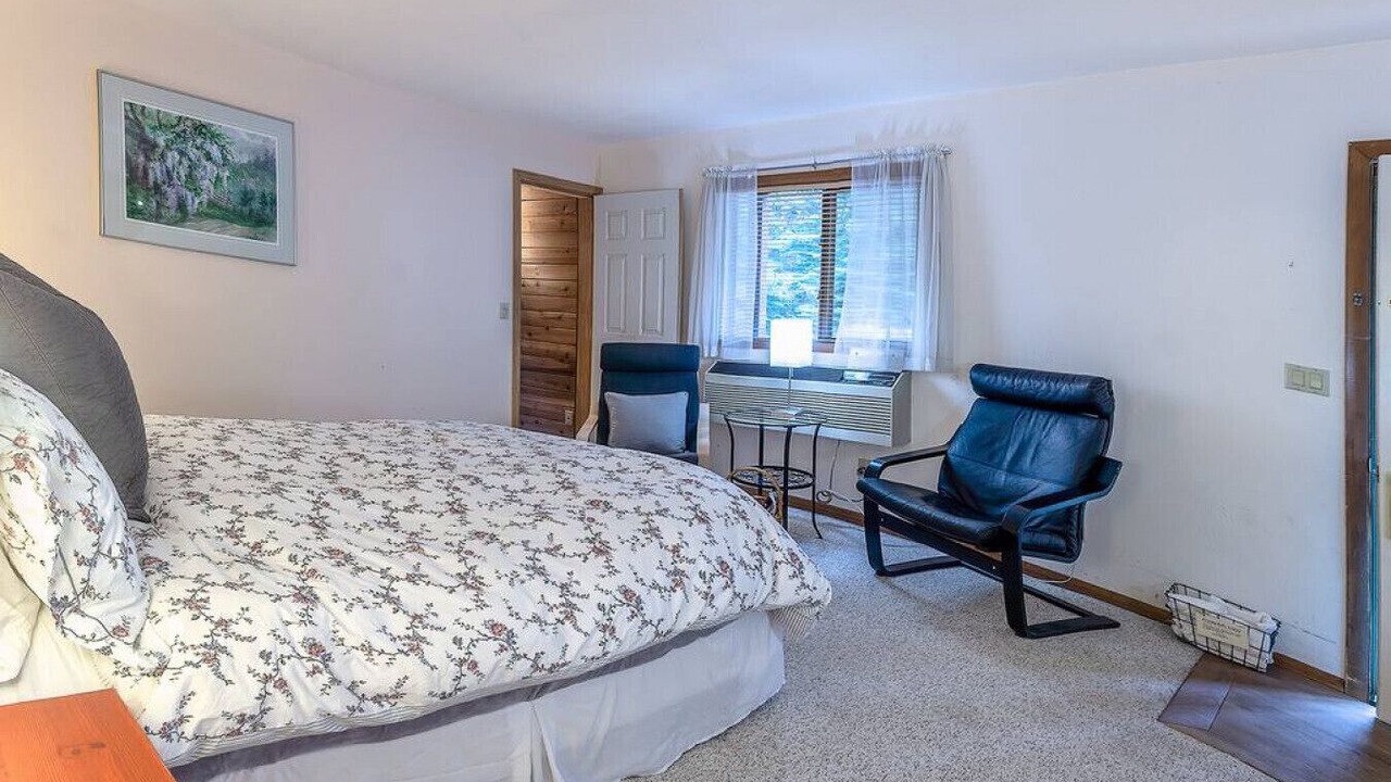 Photo of Bedroom in Ashland