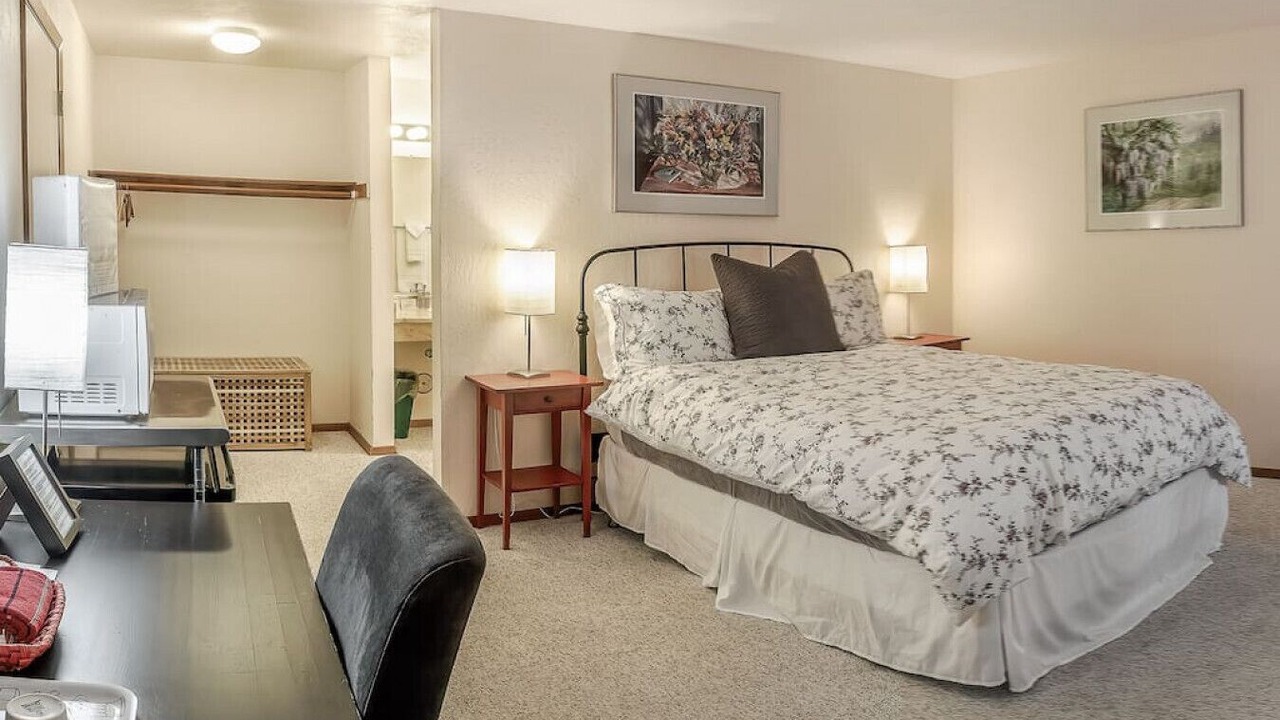 Photo of Bedroom in Ashland