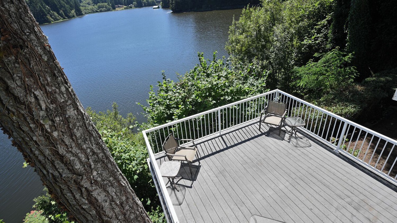 Photo of Patio Balcony in Lakeside