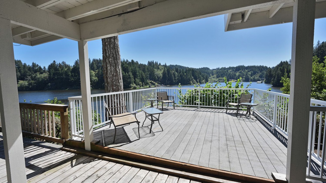 Photo of Patio Balcony in Lakeside