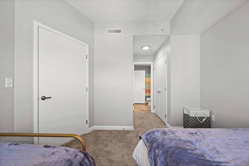 Photo of Bedroom in Central City