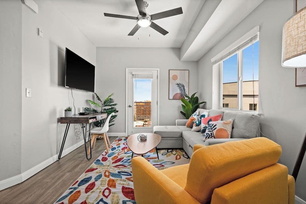 Photo of Livingroom in Central City