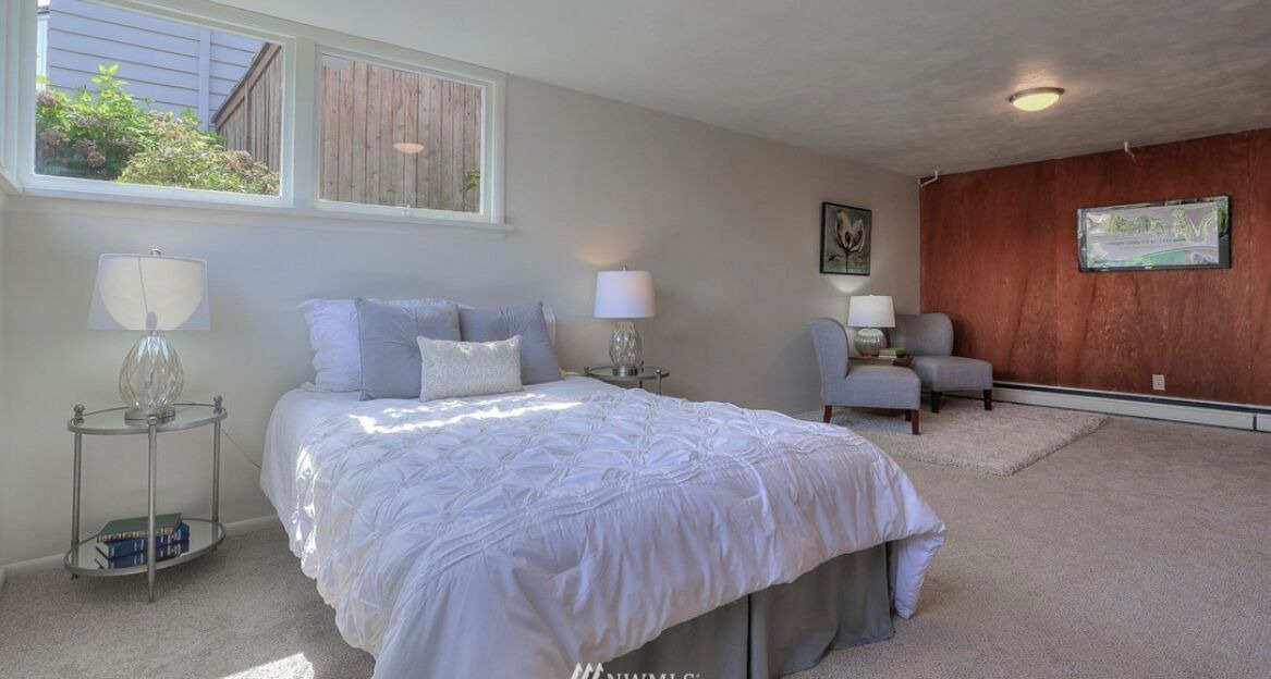 Photo of Bedroom in Laurelhurst