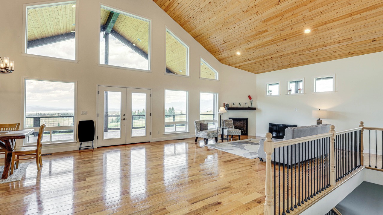 Photo of Livingroom in Rexford