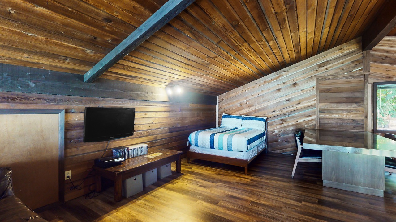 Photo of Bedroom in Anderson Island