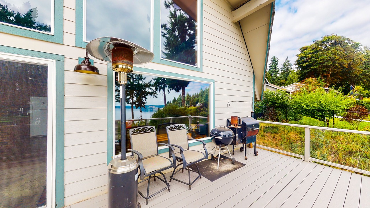 Photo of Patio Balcony in Anderson Island
