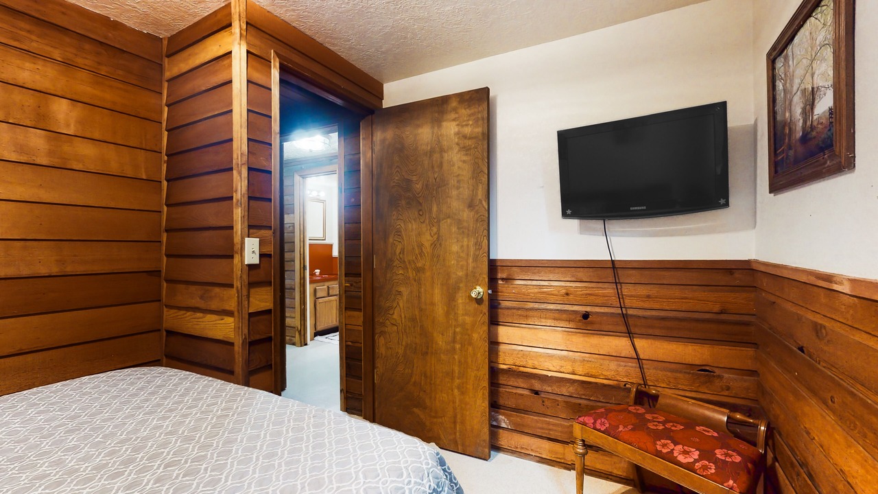 Photo of Bedroom in Anderson Island