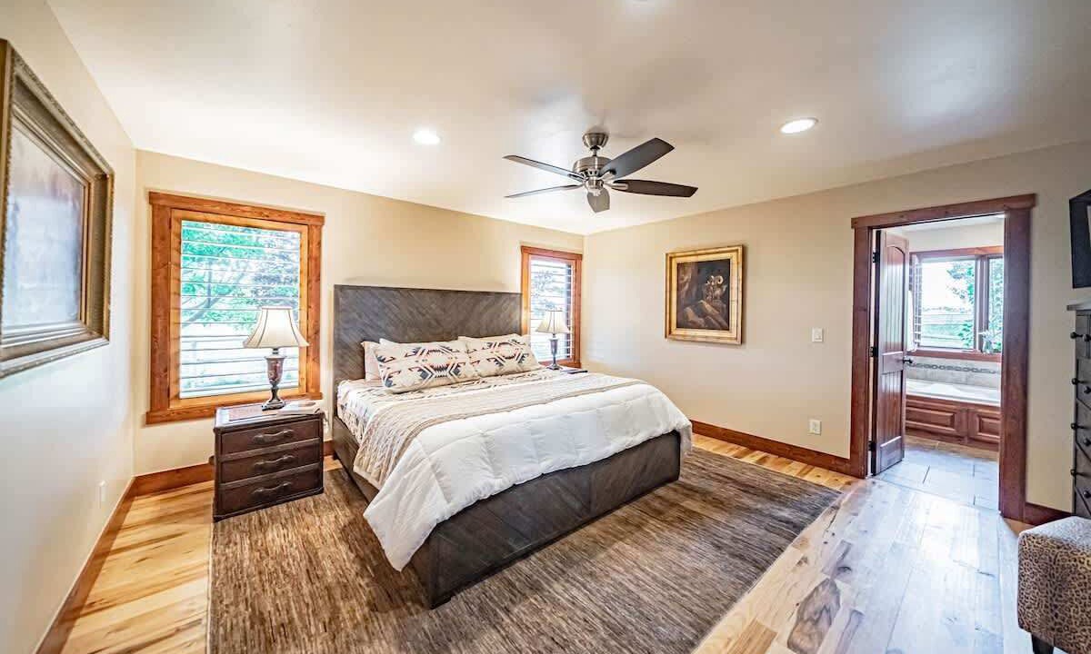 Photo of Bedroom in Victor