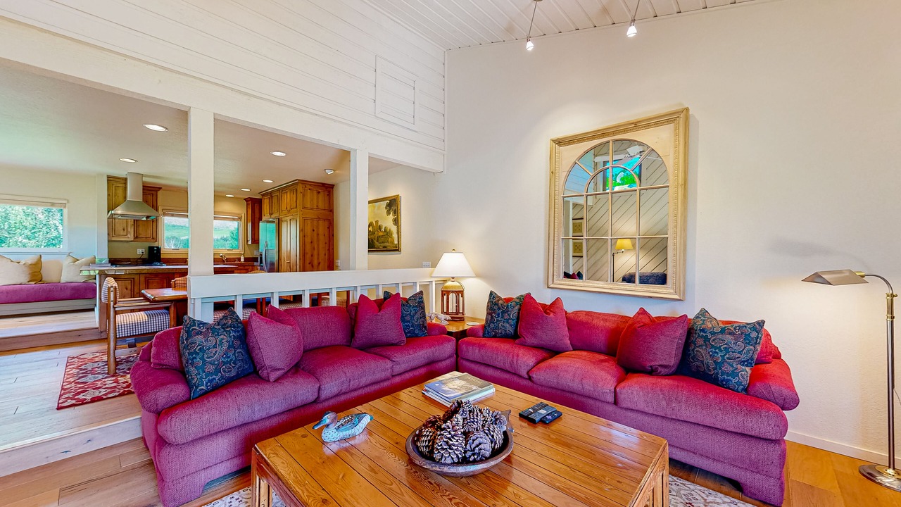 Photo of Livingroom in Elkhorn Village