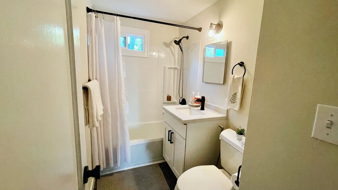 Photo of Bathroom in Bryn Mawr-Skyway