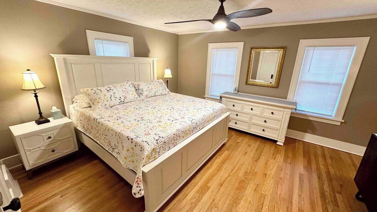 Photo of Bedroom in Dundee-Happy Hollow Historic District
