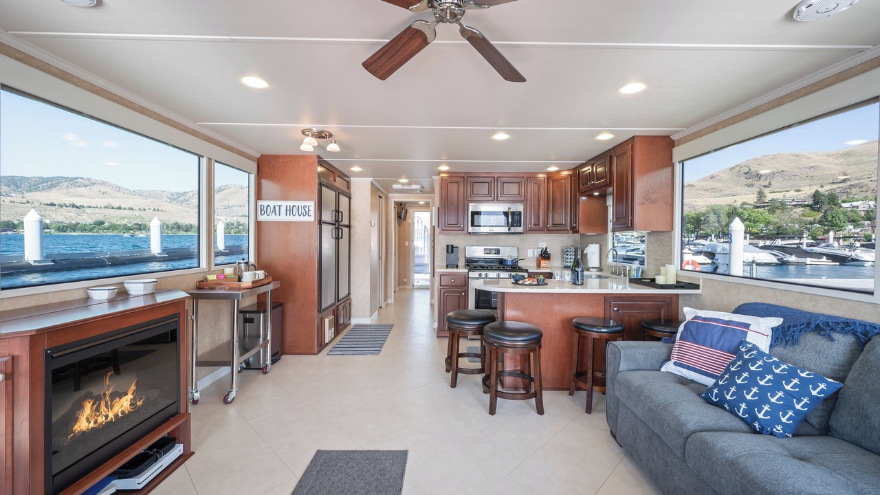 Photo of Livingroom in Chelan