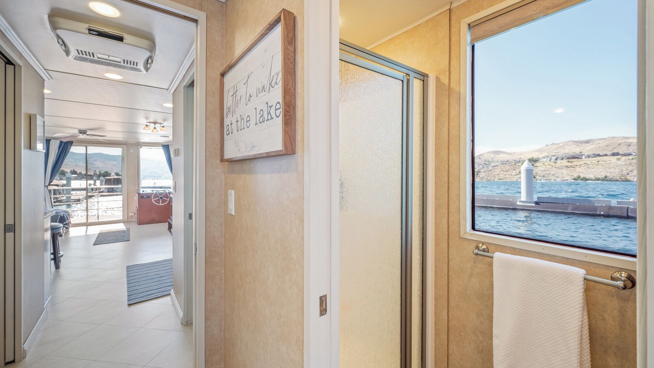 Photo of Bathroom in Chelan
