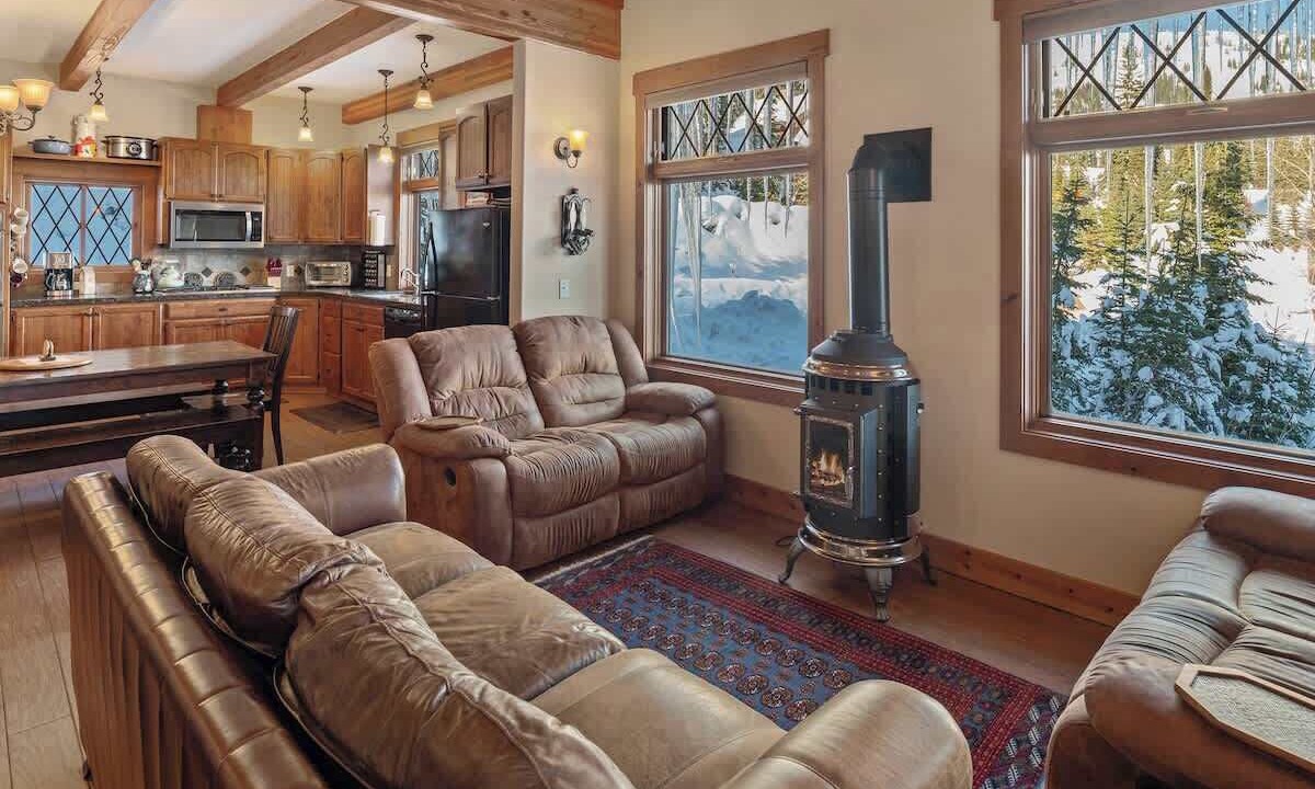 Photo of Livingroom in Sandpoint