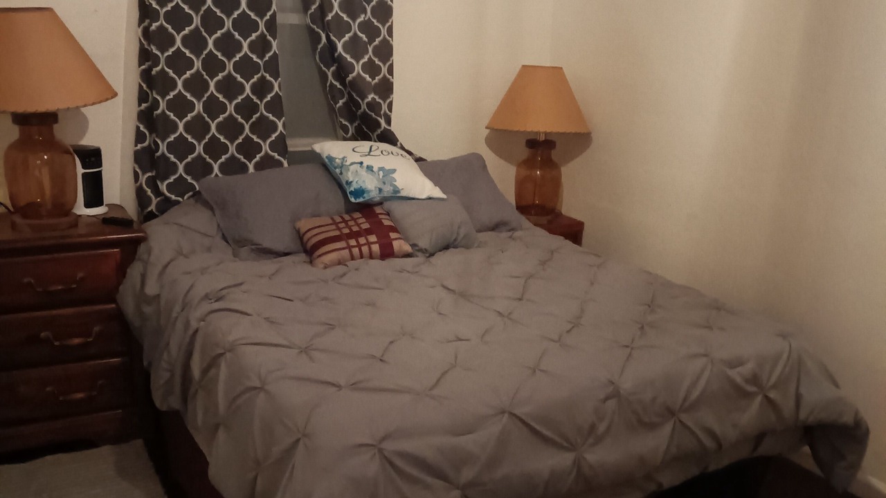 Photo of Bedroom in Lakeview