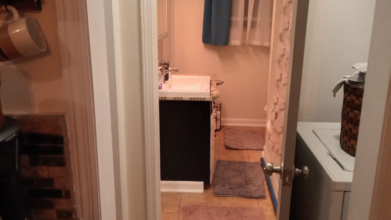 Photo of Bathroom in Lakeview
