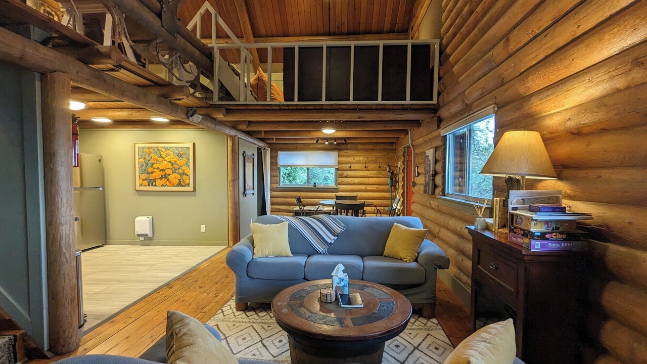 Photo of Livingroom in Irwin
