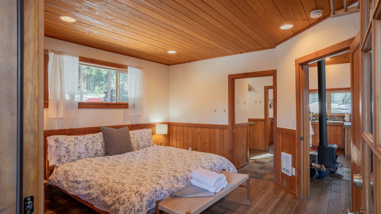 Photo of Bedroom in Ashland