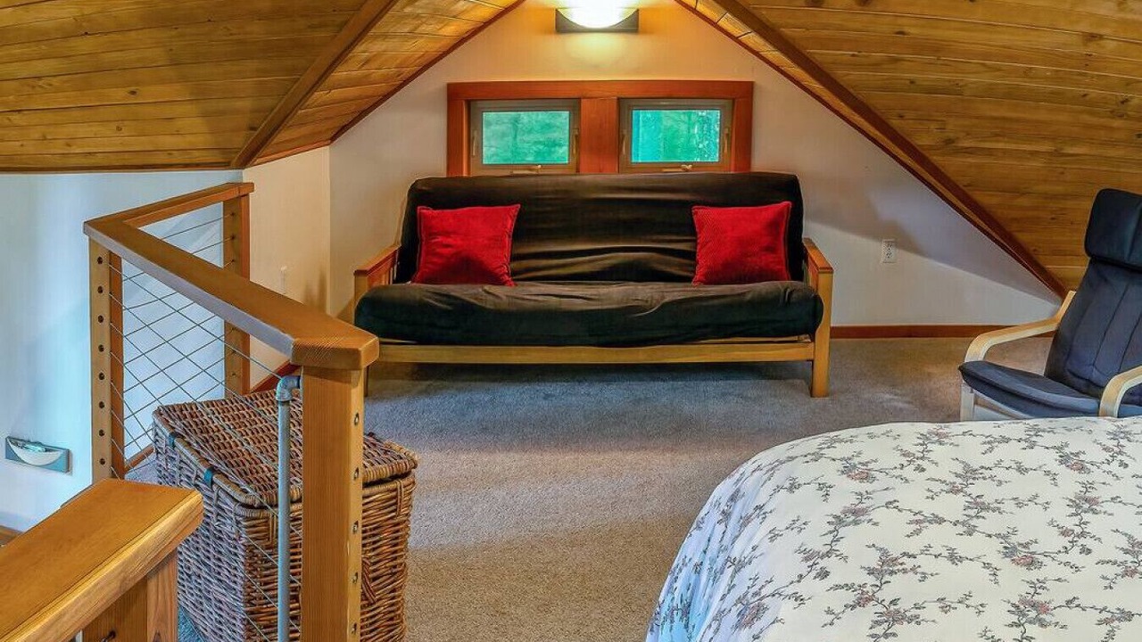 Photo of Bedroom in Ashland