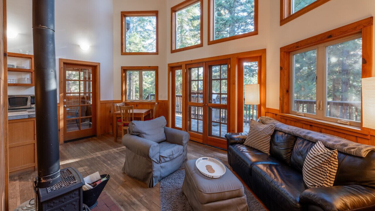 Photo of Livingroom in Ashland