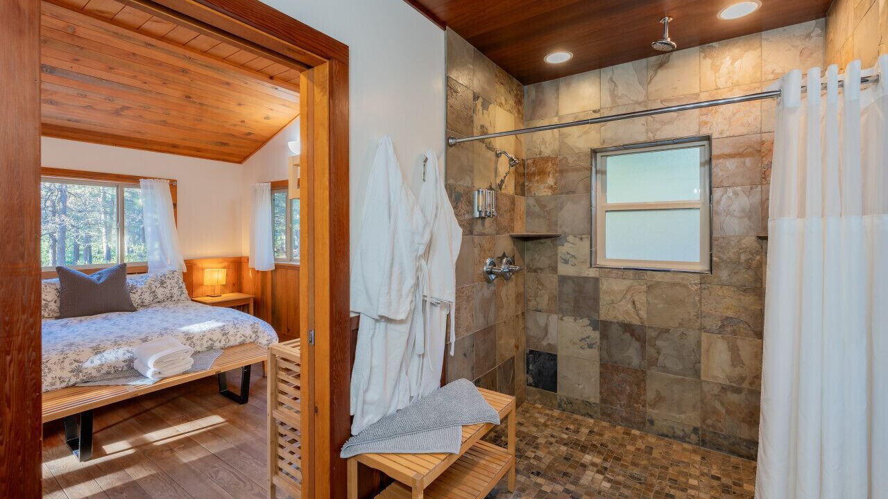 Photo of Bedroom in Ashland