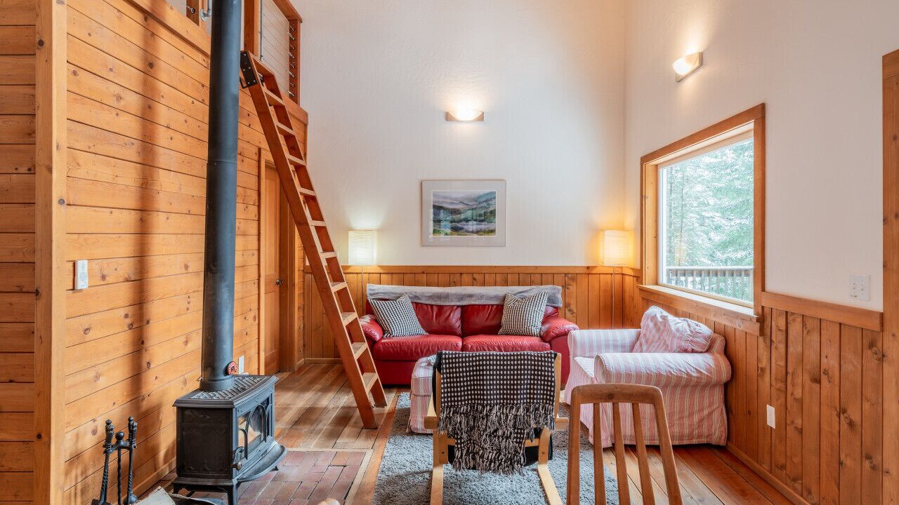 Photo of Livingroom in Ashland