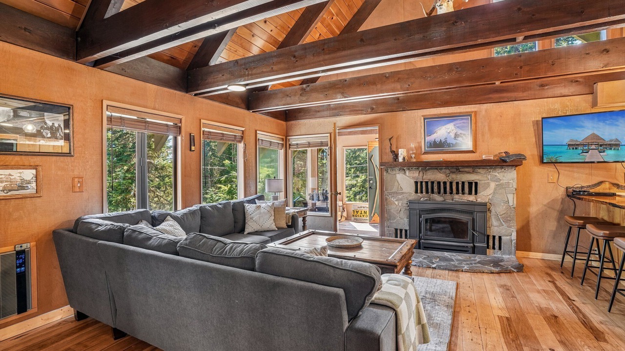 Photo of Livingroom in Government Camp