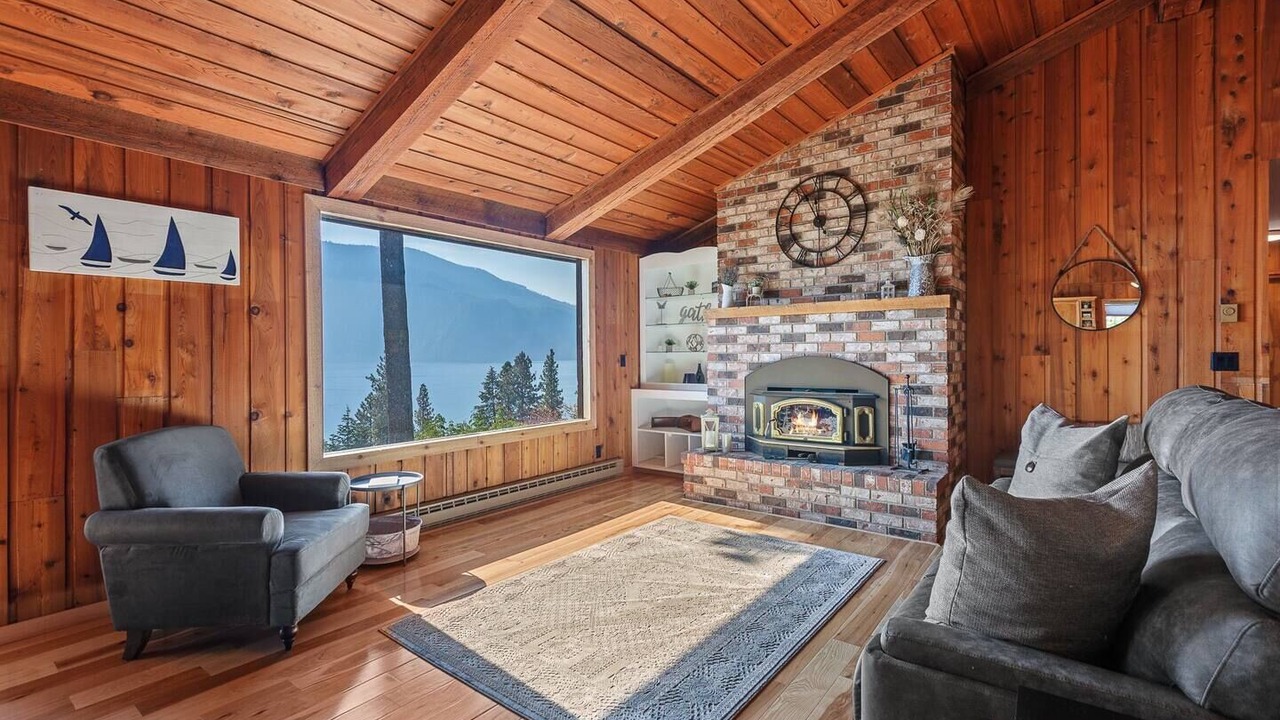 Photo of Livingroom in Bayview