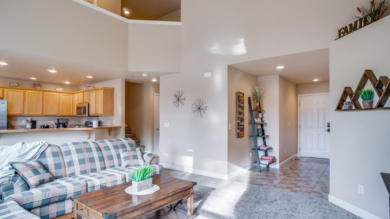 Photo of Livingroom in West Valley