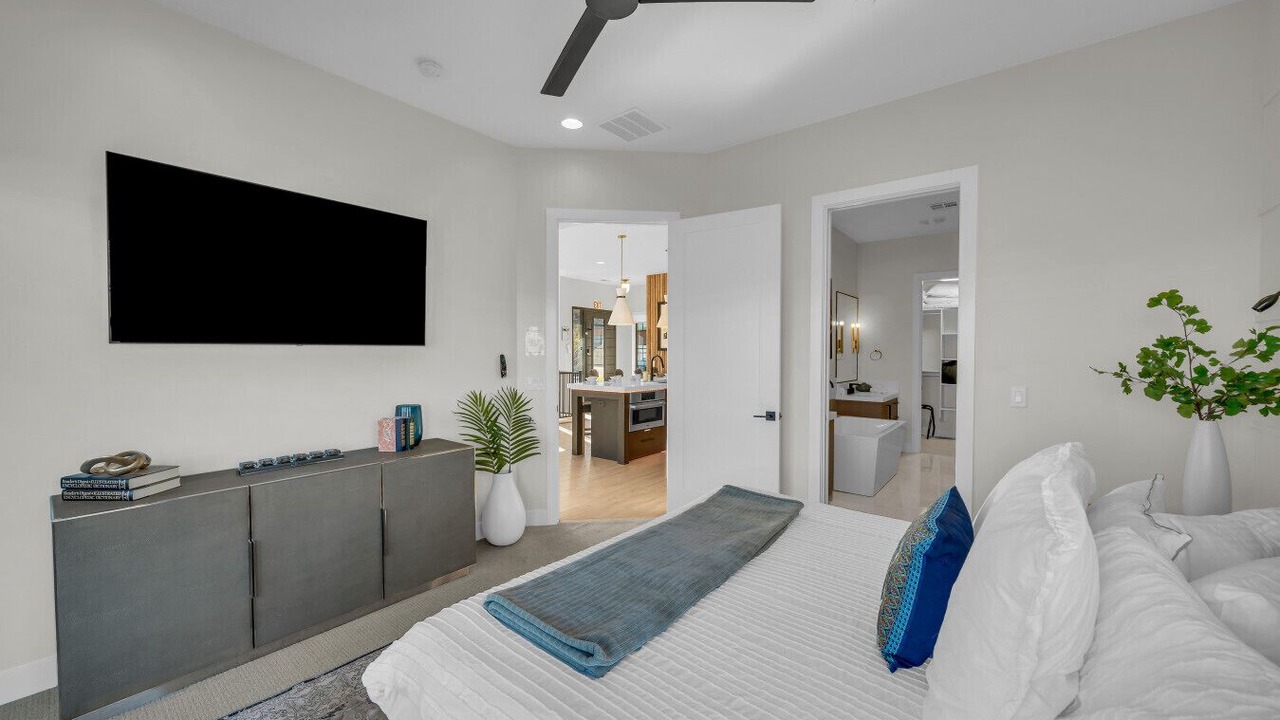Photo of Bedroom in Hurricane