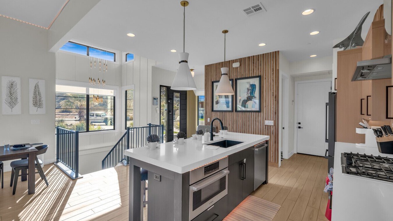 Photo of Kitchen in Hurricane