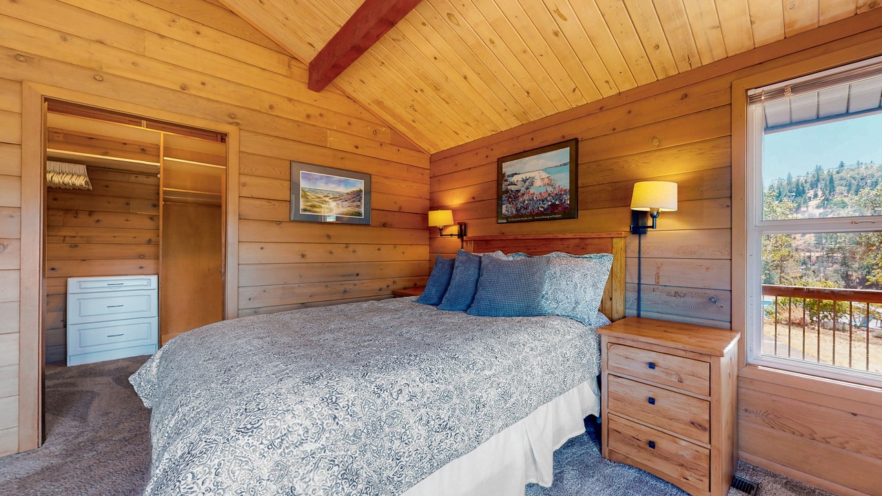 Photo of Bedroom in Mosier