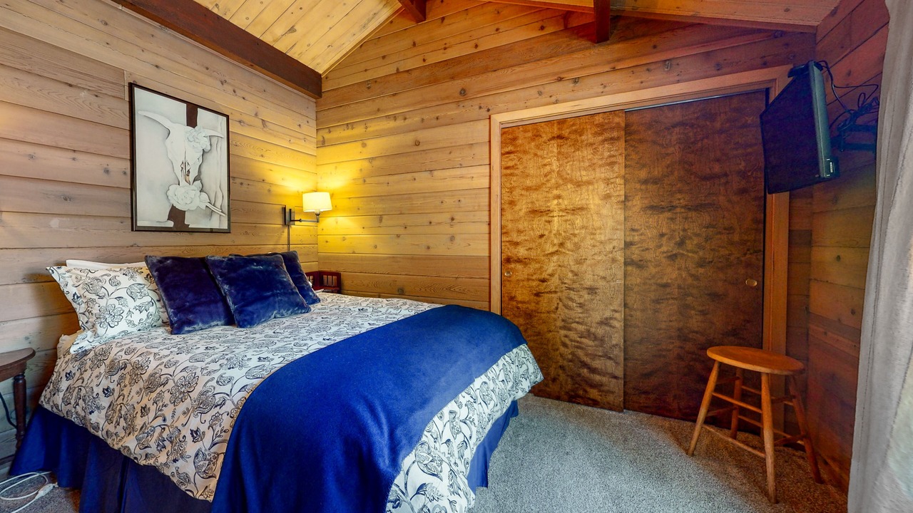 Photo of Bedroom in Mosier