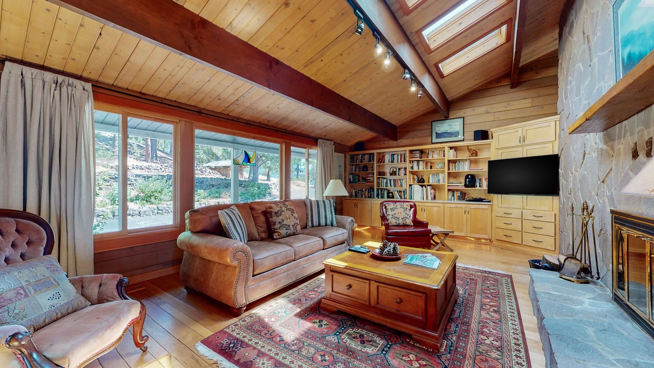 Photo of Livingroom in Mosier