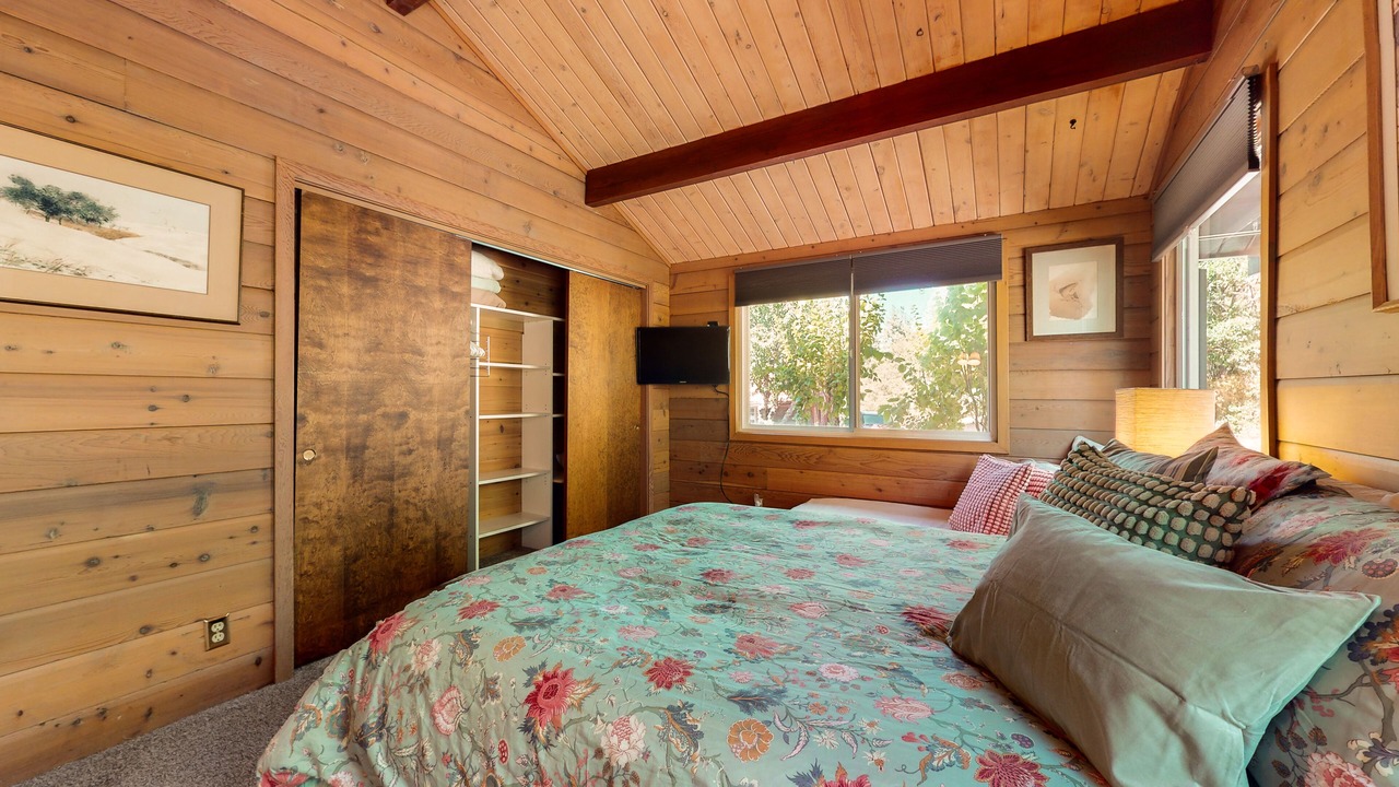 Photo of Bedroom in Mosier