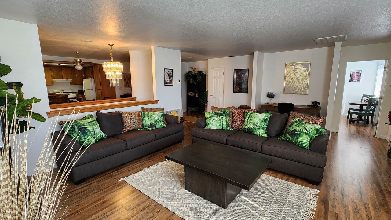 Photo of Livingroom in Roseburg